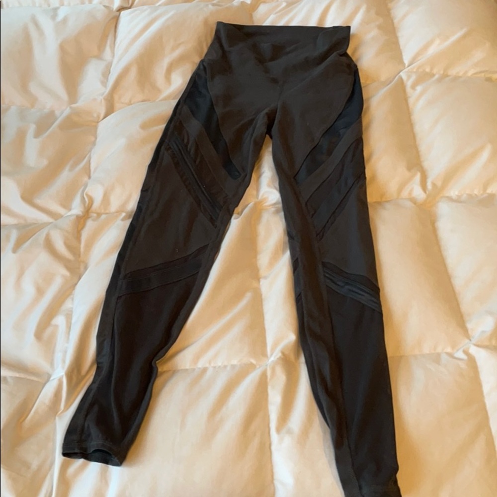 Gray alo yoga leggings with mesh design